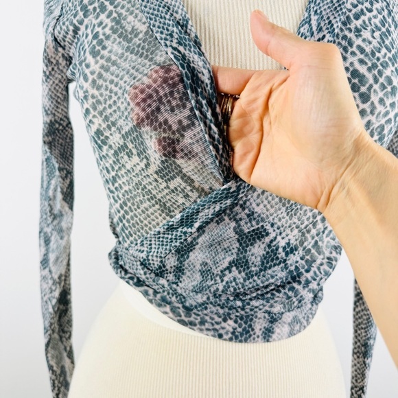 Only Hearts python snake print semi-sheer wrap blouse NWT - Picture 4 of 7